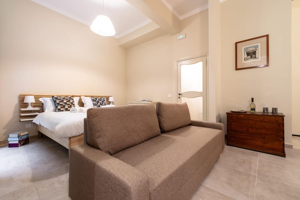 Bed, Living room