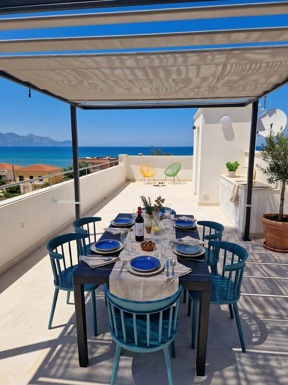 Patio, Day, Natural landscape, View (from property/room), Balcony/Terrace, Seating area, Dining area, Sea view