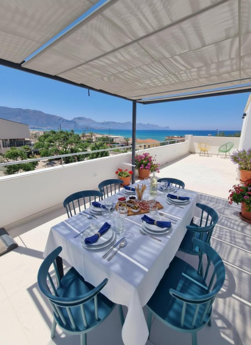 Patio, Day, Natural landscape, View (from property/room), Balcony/Terrace, Dining area, Sea view