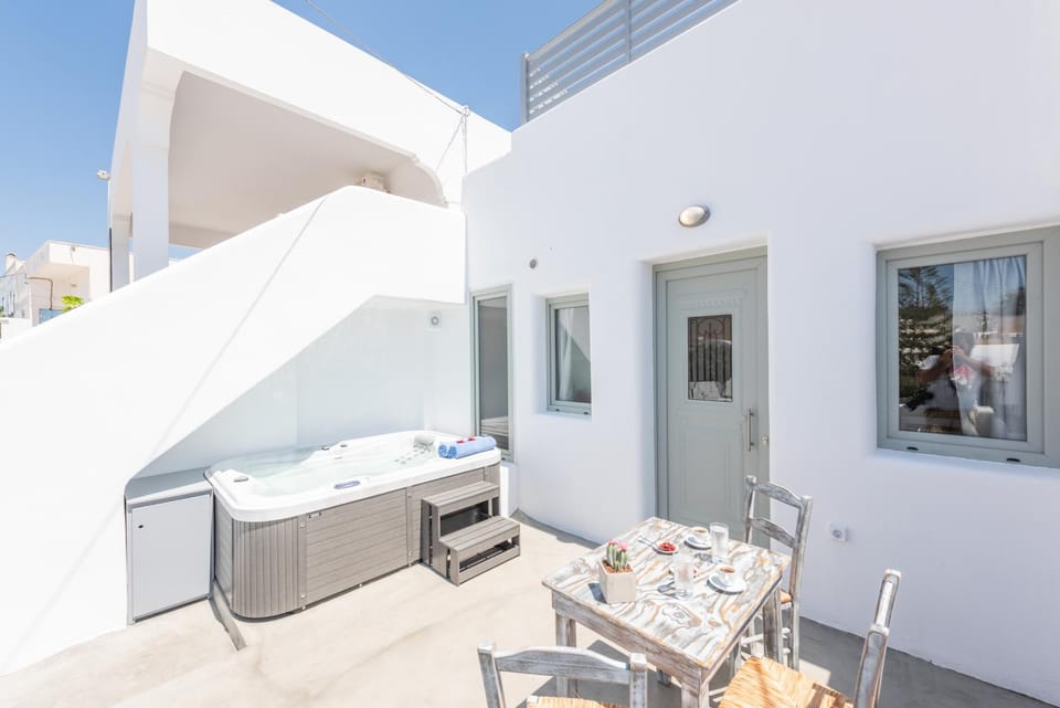 Day, Hot Tub, Balcony/Terrace, Dining area