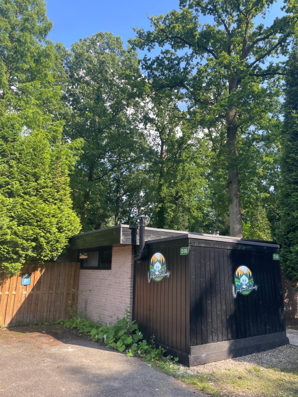 Facade/entrance, Day