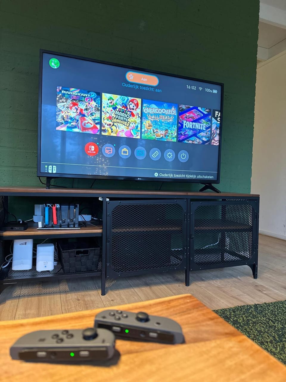 Communal lounge/ TV room, Game Room, TV and multimedia, Evening entertainment