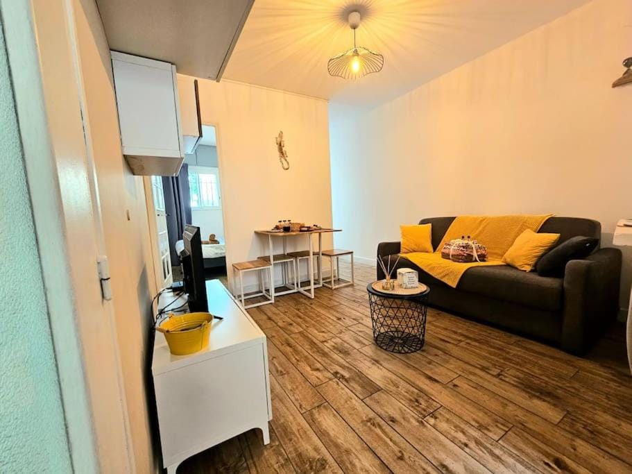 Le Cosy - centre ville - clim Apartment in Nimes