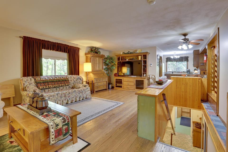 Peaceful Carrollton Retreat w/ Deck & Fire Pit! House in Ohio
