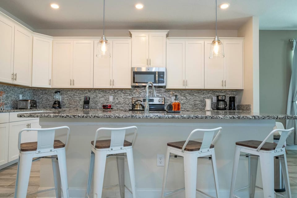 Premium 6BR home w/Pool-BBQ just 10min to Disney House in Kissimmee