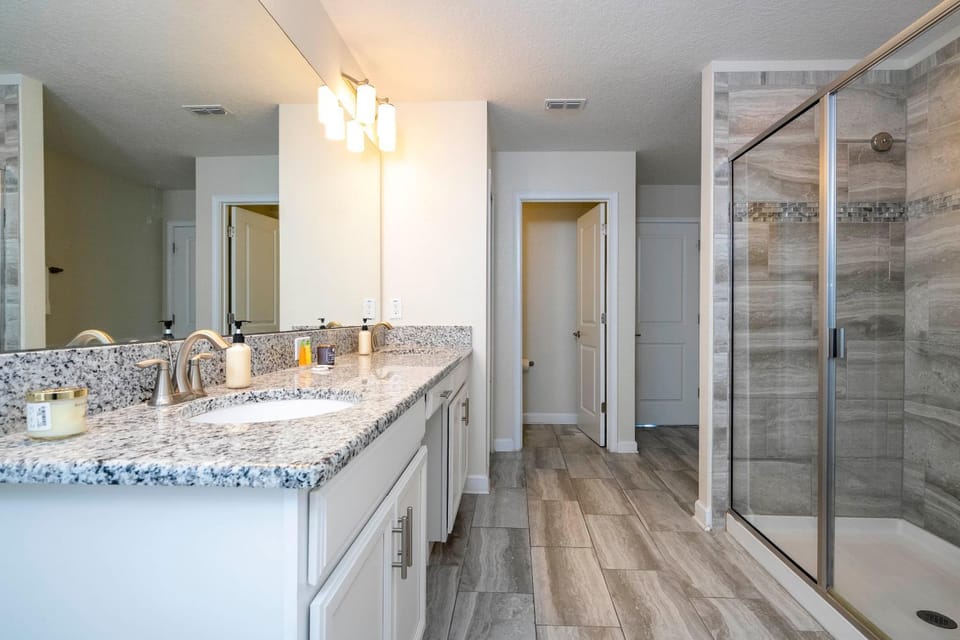 Premium 6BR home w/Pool-BBQ just 10min to Disney House in Kissimmee