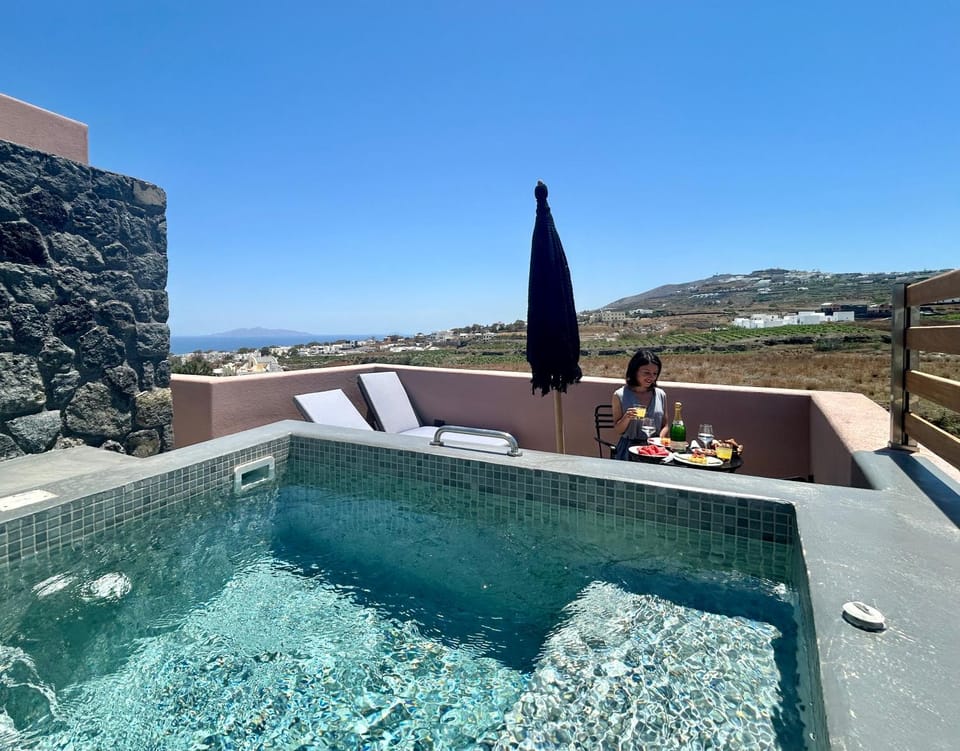 Hot Tub, Breakfast