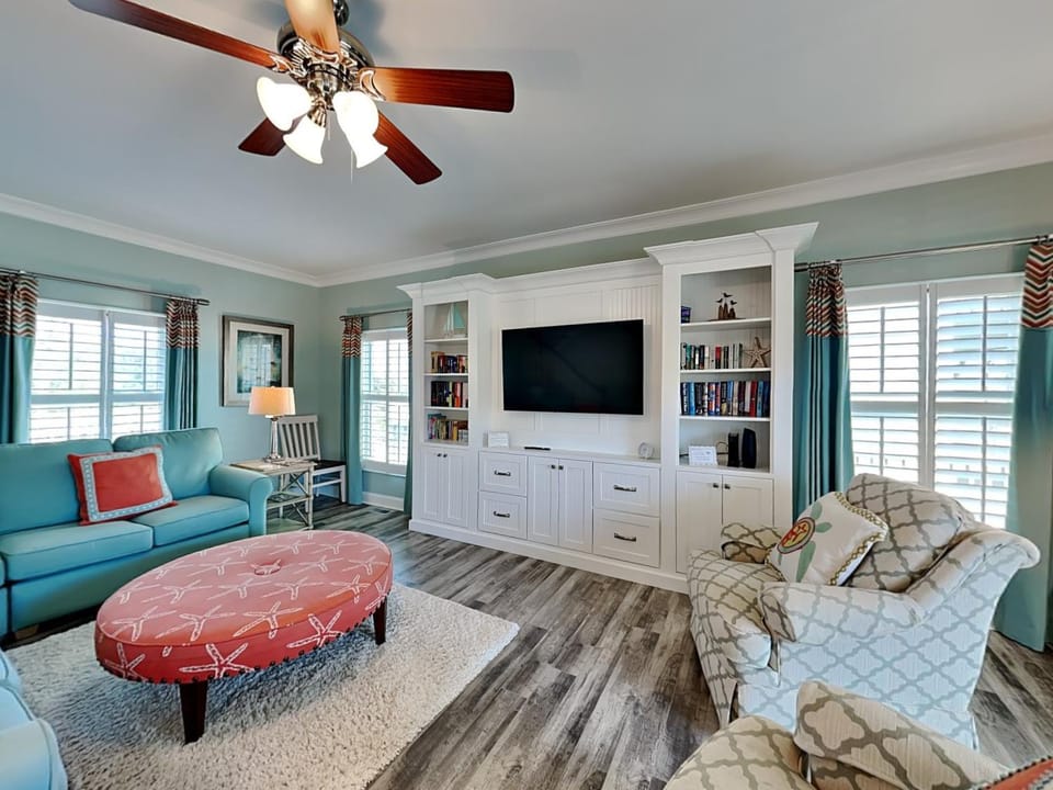 TV and multimedia, Living room, Seating area, furniture