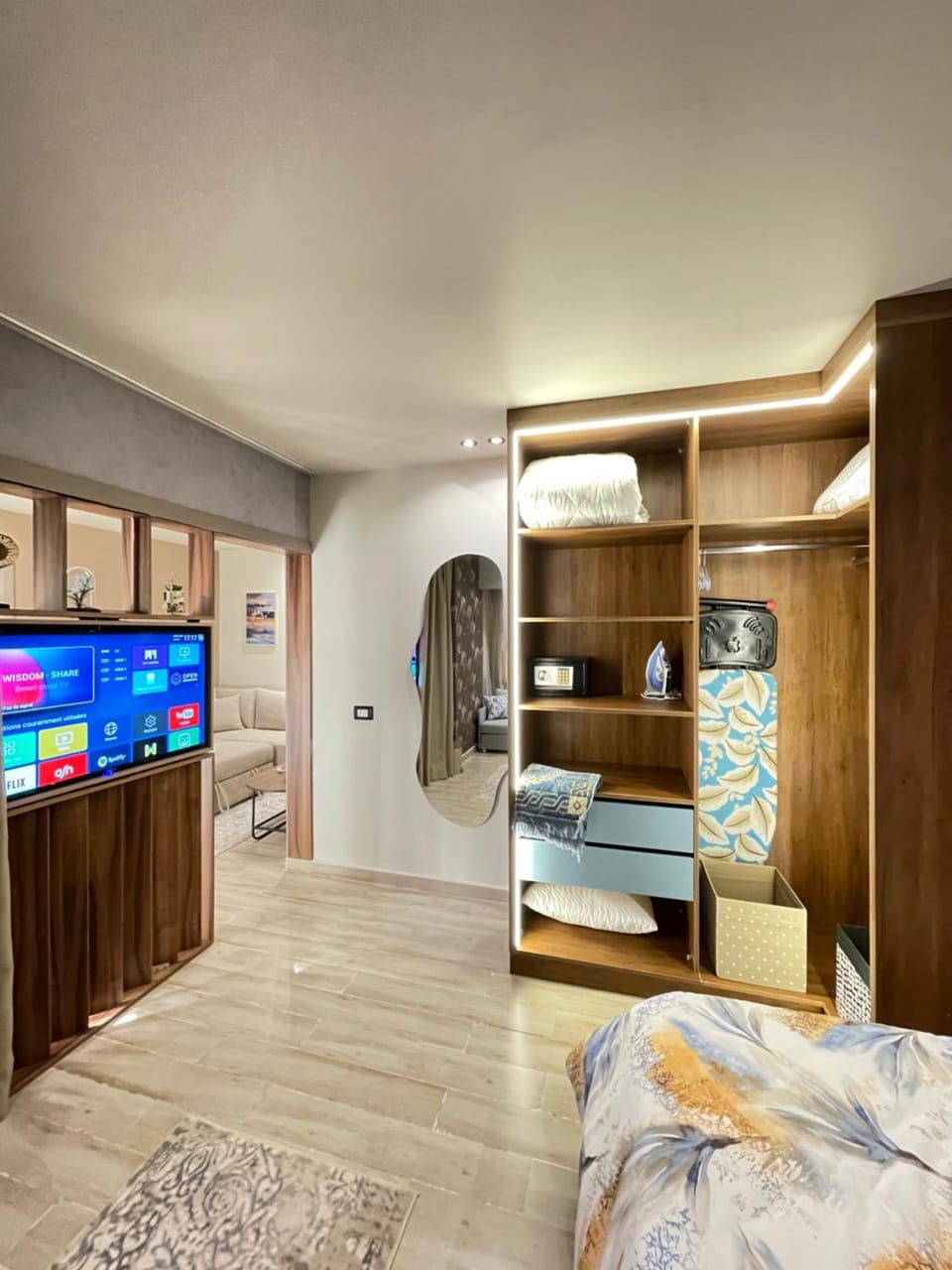 TV and multimedia, Bedroom, wardrobe