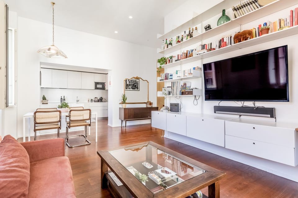 TV and multimedia, Living room, Seating area, Dining area, Evening entertainment