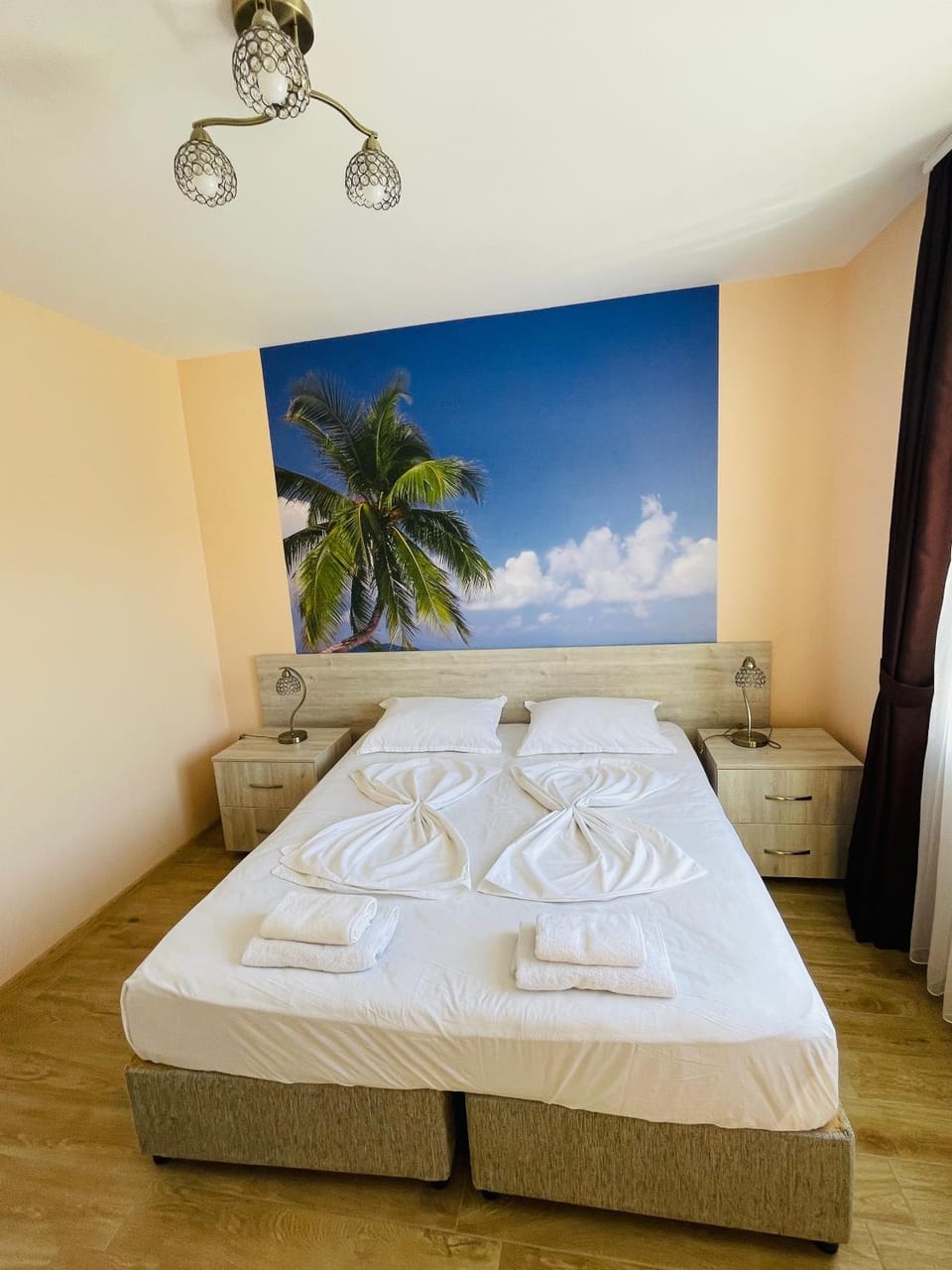 Bed, Photo of the whole room, Bedroom, towels