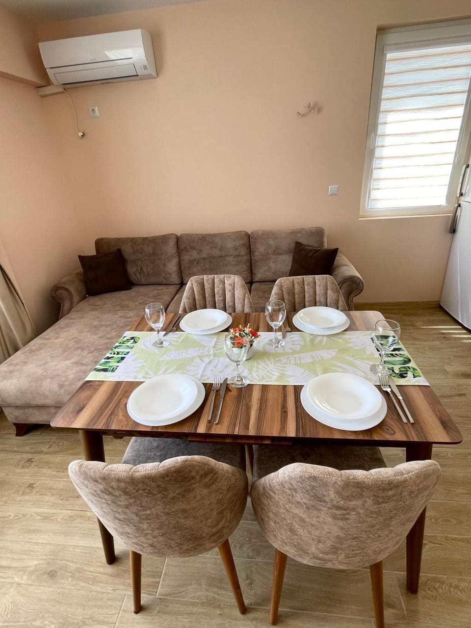 Living room, Dining area, air conditioner