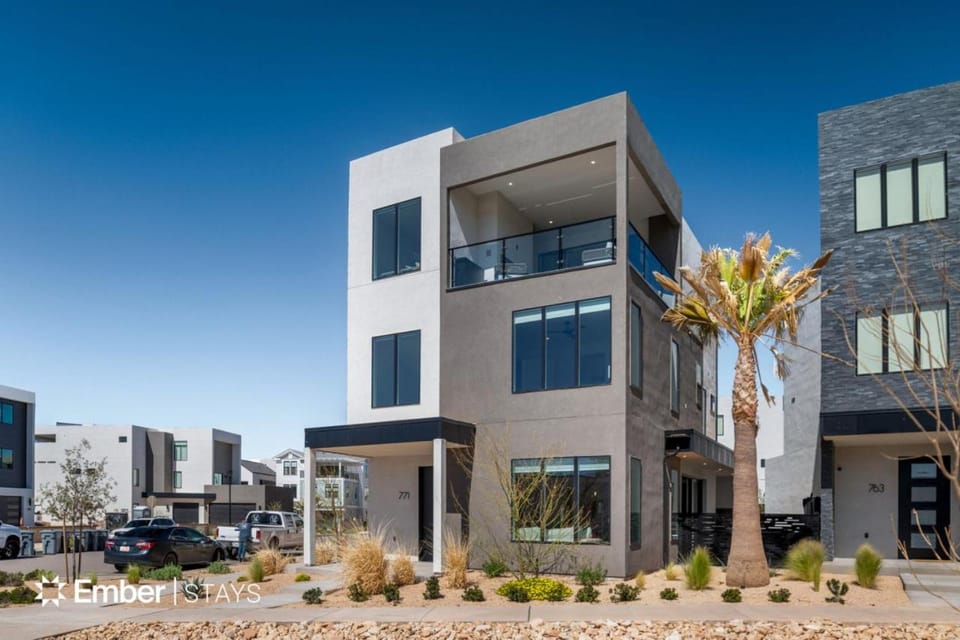 Desert Dream Villa at Desert Color By Ember Stays Villa in St George