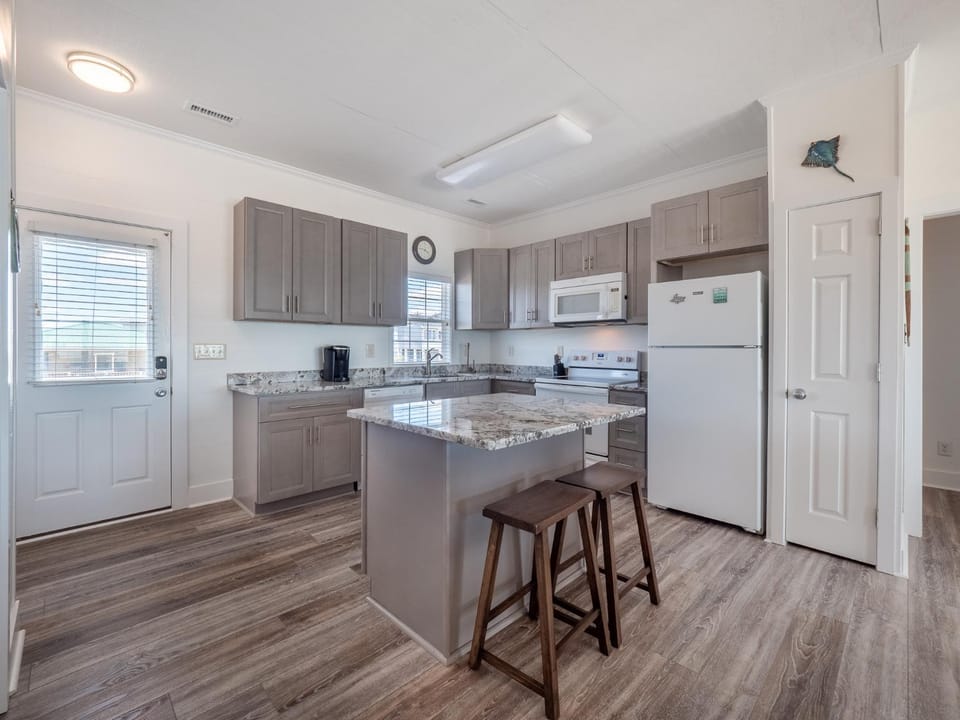 Green Dolphin House in Topsail Beach