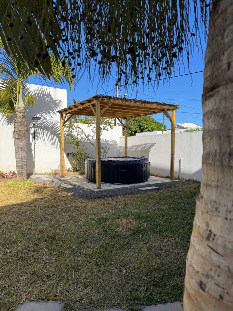 Garden, Hot Tub