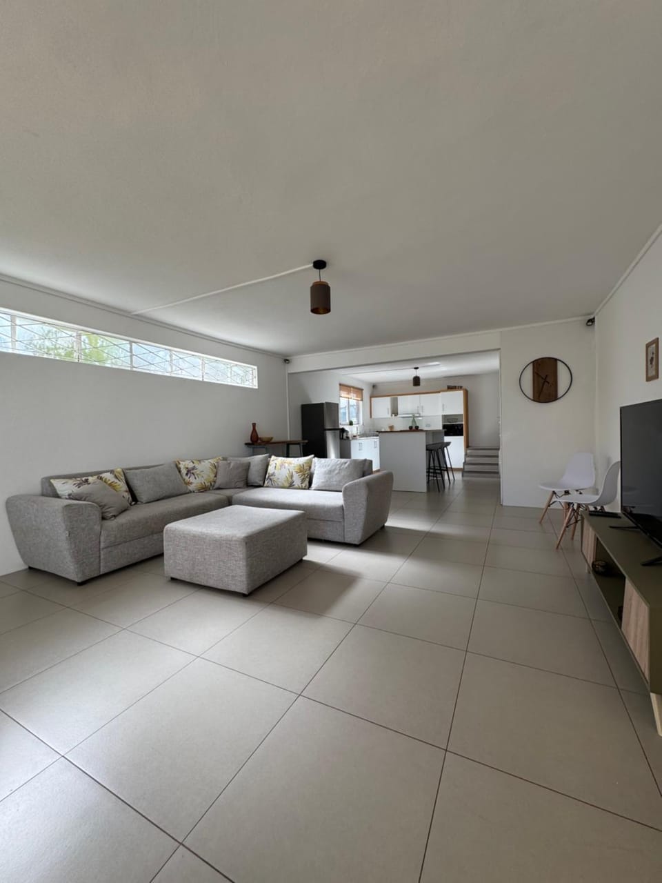 TV and multimedia, Kitchen or kitchenette, Living room, Dining area