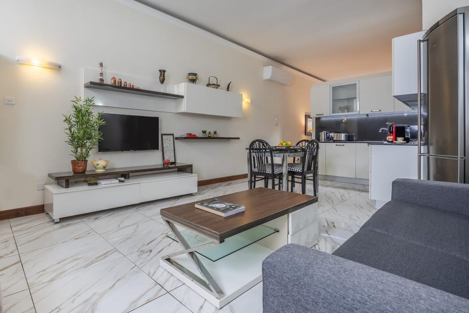 TV and multimedia, Living room, Dining area, kitchen