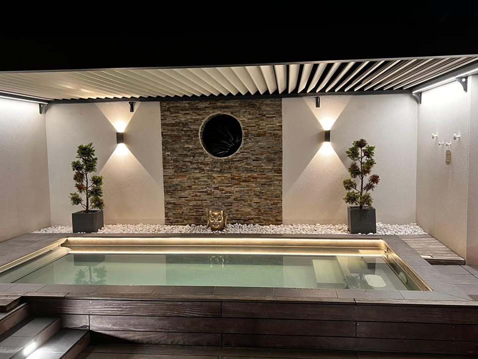 Hot Tub, Decorative detail, Swimming pool