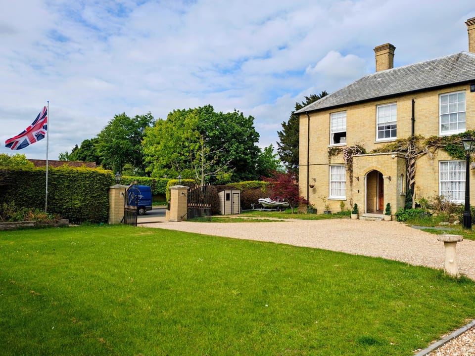 Property building, Garden