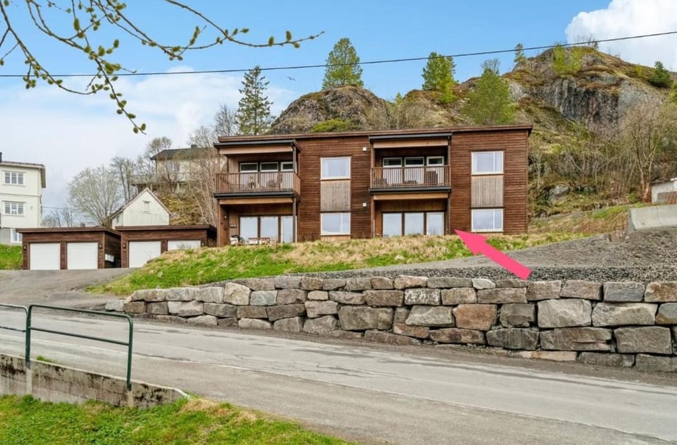 Moderne, rolig og sentral leilighet i Svolvær Apartment in Lofoten