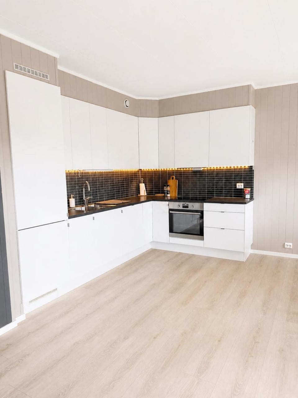 Moderne, rolig og sentral leilighet i Svolvær Apartment in Lofoten