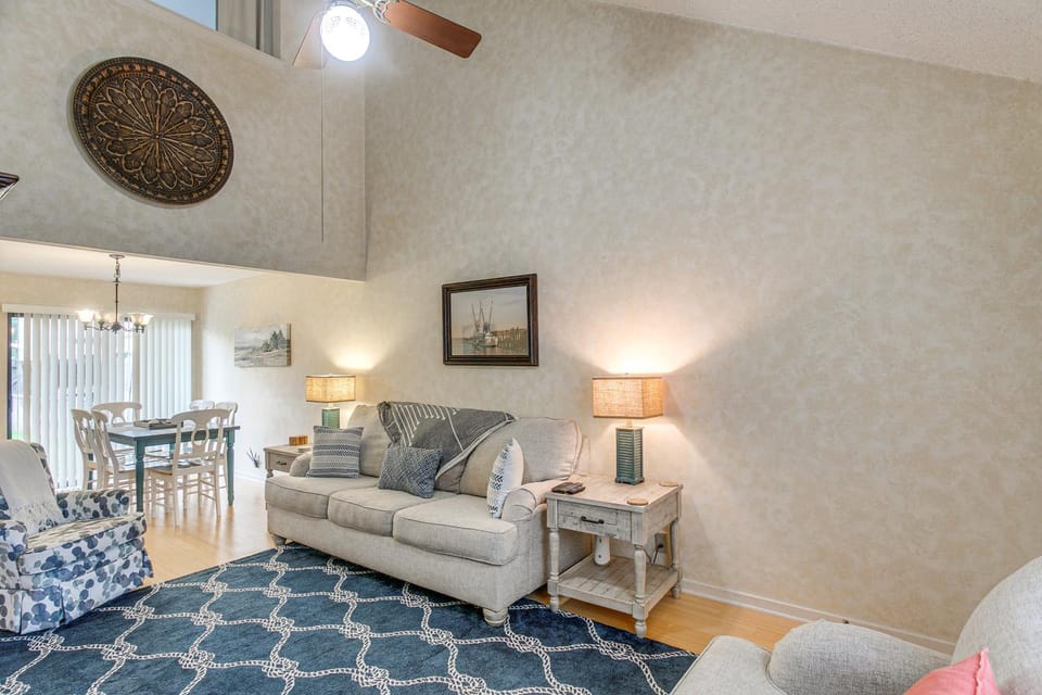 Convenient St Simons Island Home - 3 Mi to Beach! House in Saint Simons Island