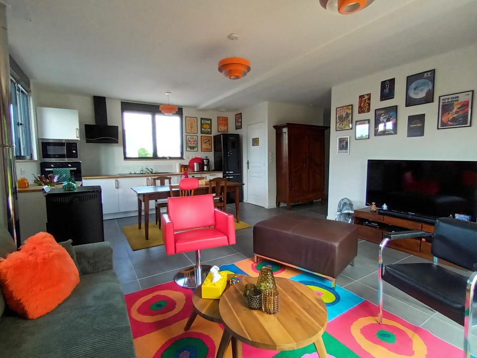 Communal lounge/ TV room, TV and multimedia