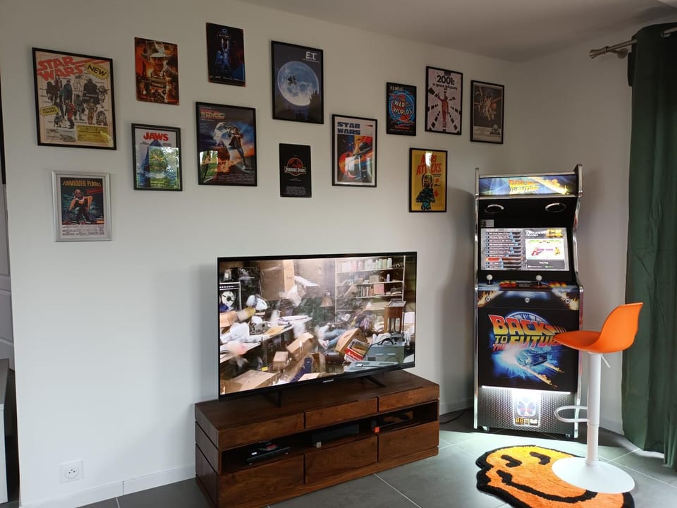 Game Room, Evening entertainment