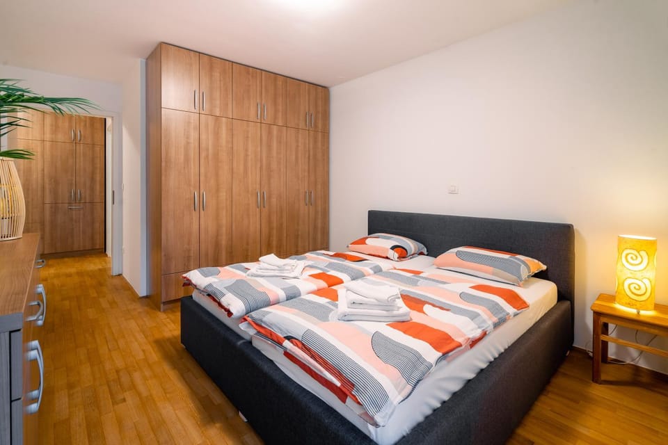 Bed, Bedroom, wardrobe