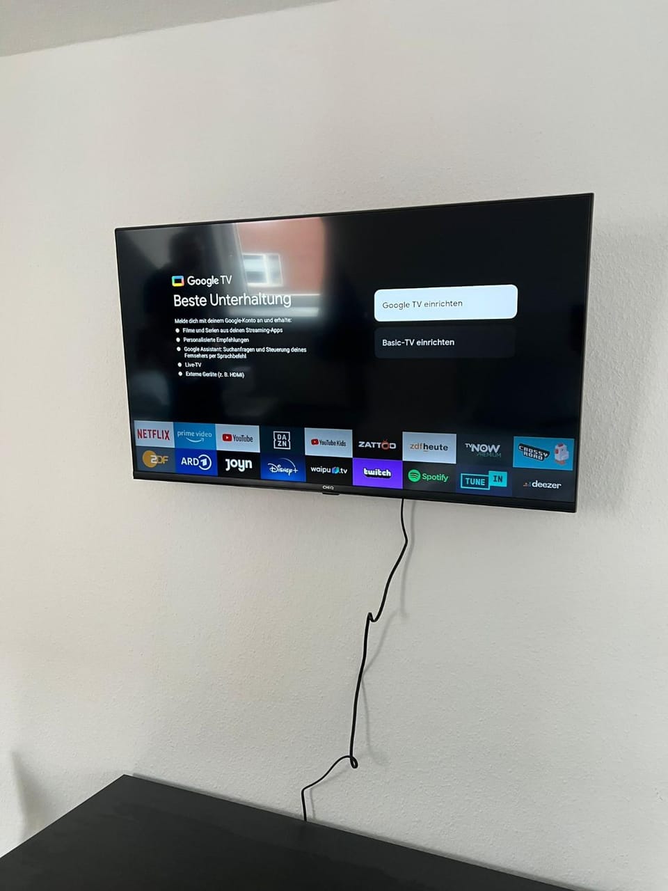 Communal lounge/ TV room, TV and multimedia, Decorative detail