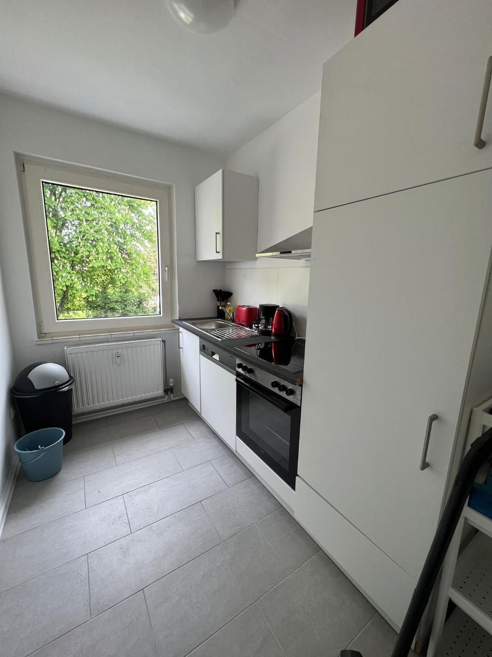 Coffee/tea facilities, Kitchen or kitchenette, dishwasher, heating, oven, stove, toaster