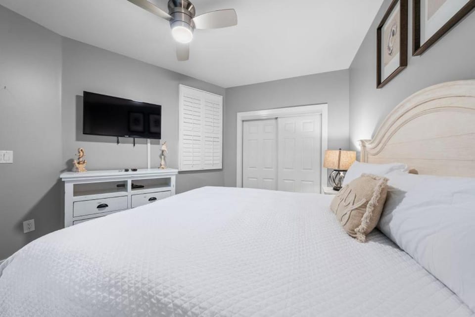 Caribe 305C by Youngs Suncoast Apartment in Orange Beach