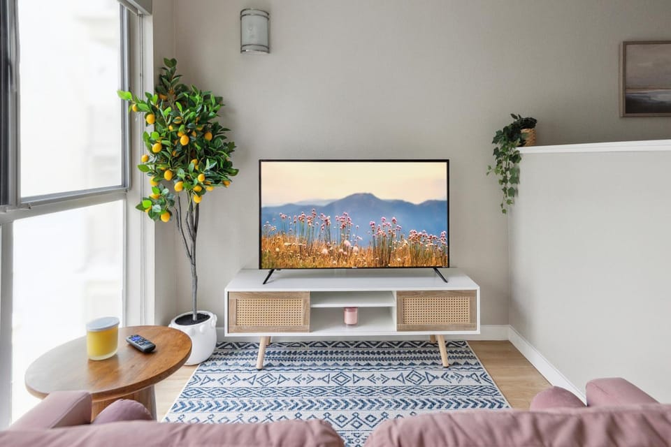 TV and multimedia, Evening entertainment