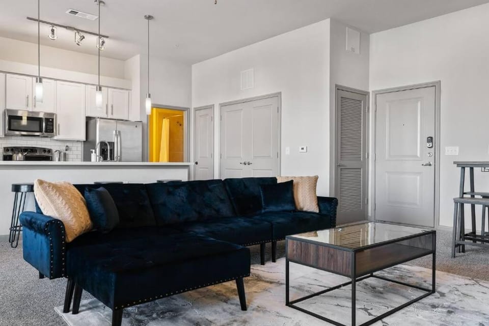 Kitchen or kitchenette, Living room, Seating area, Dining area, oven, pet friendly, stove