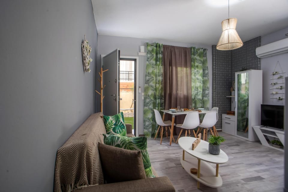 Lilliput Garden Apartment in Rhodes