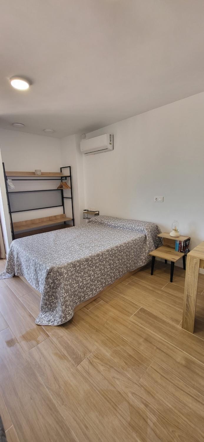 Bed, Photo of the whole room, air conditioner