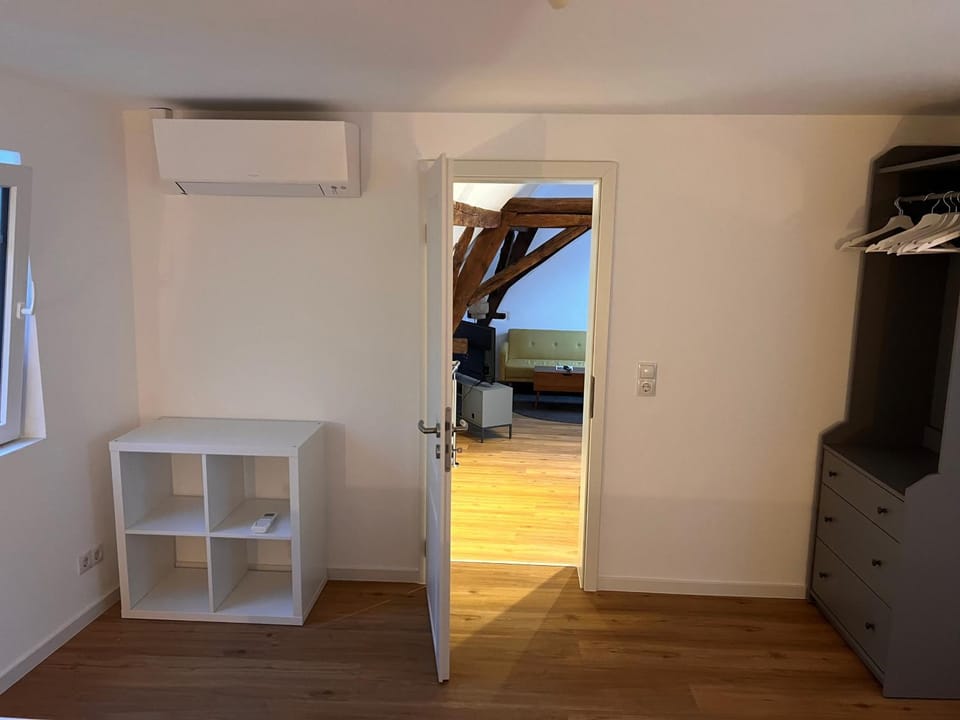 Bedroom, air conditioner
