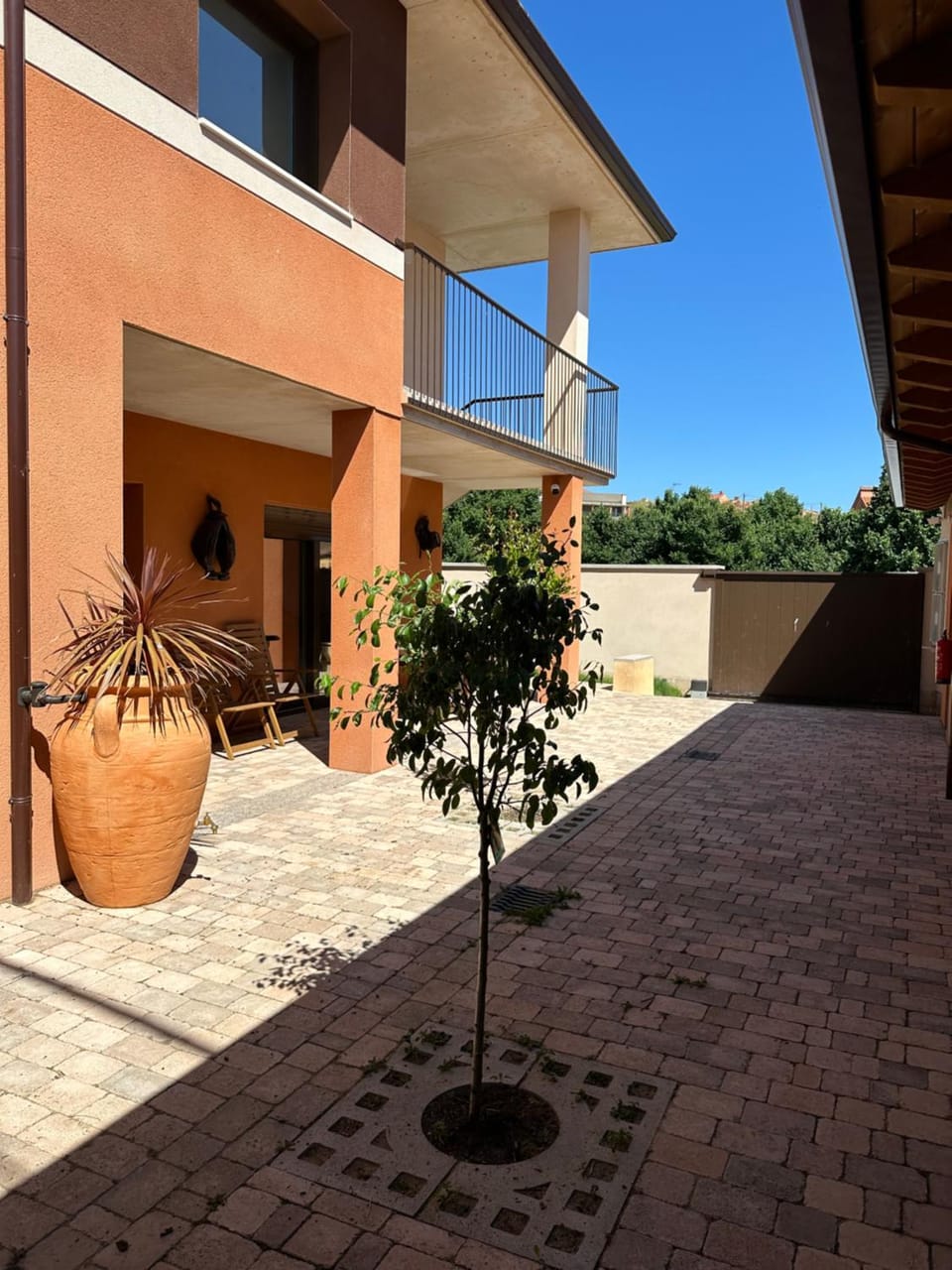 Property building, Garden