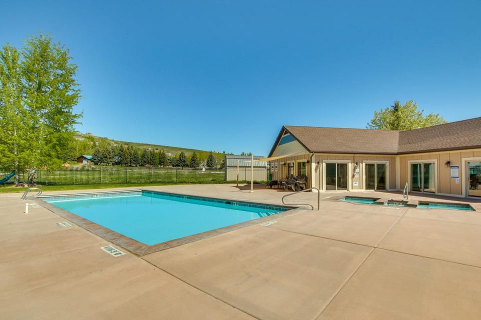 Luxe Retreat w/ Theater Room: Walk to Bear Lake! House in Garden City