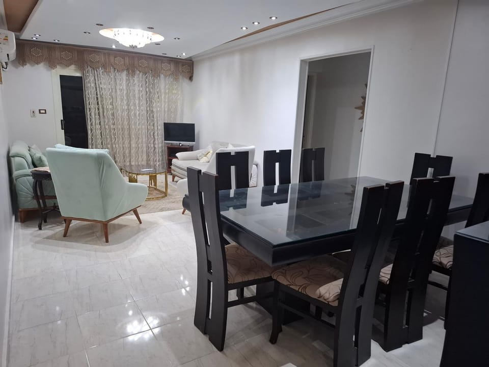 كمبوند سيتي تاورز برج الياسمين الواحه Apartment in New Cairo City