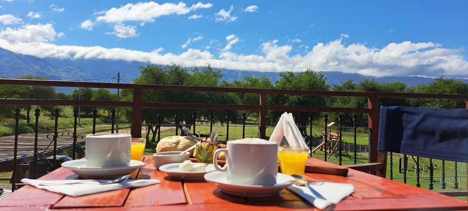 Restaurant/places to eat, Natural landscape, Balcony/Terrace, Mountain view