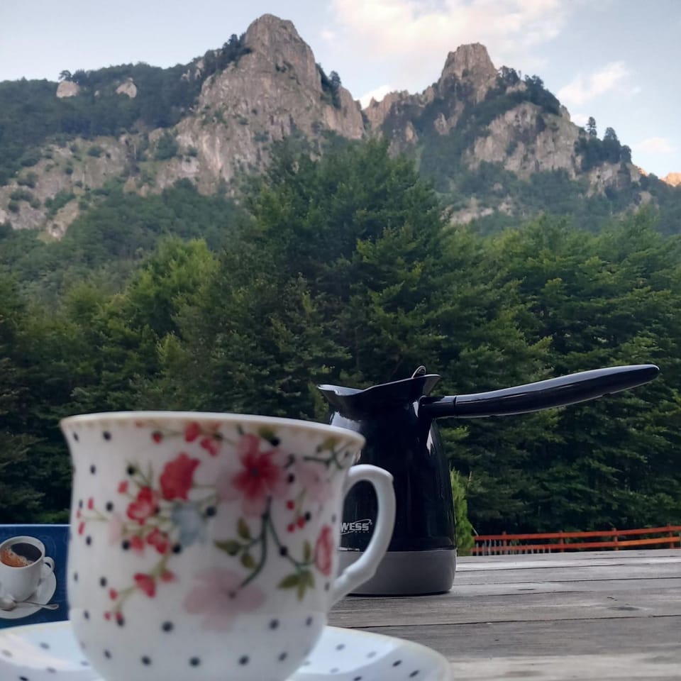 Day, Natural landscape, Coffee/tea facilities, Mountain view