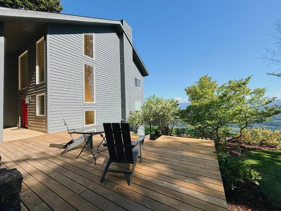 Jaw Drop View! Mt Hood! Fire Pit, Family Friendly House in Underwood