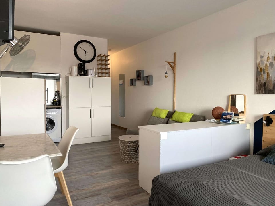 Confortable studio avec loggia fermée, 29m², wifi - FR-1-553-260 Apartment in Balaruc-les-Bains