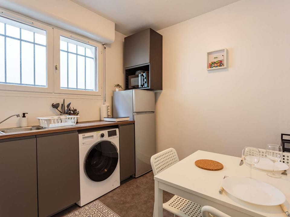 Studio rénové avec piscine, Wi-Fi, proche centre ville et plage - FR-1-3-610 Apartment in Biarritz