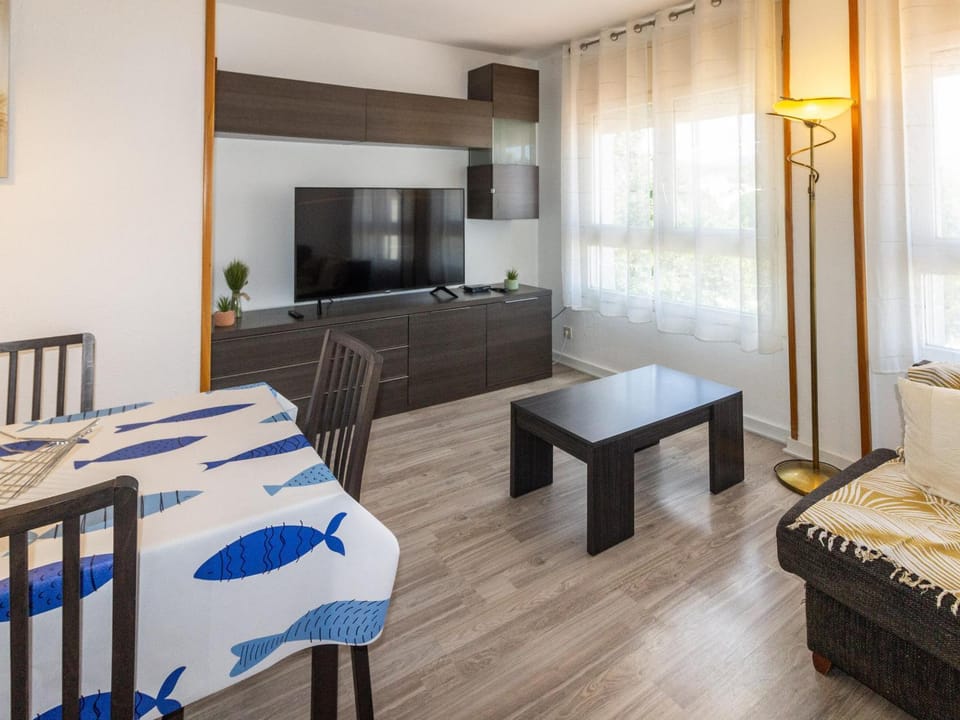 Apartamento Agradable en Llançà - Cerca de la Playa y con Aire Acondicionado - ES-228-187 Apartment in Alt Empordà