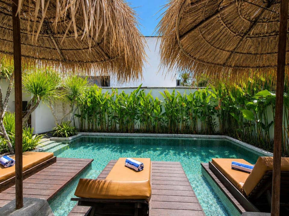 Day, Pool view, Swimming pool, sunbed