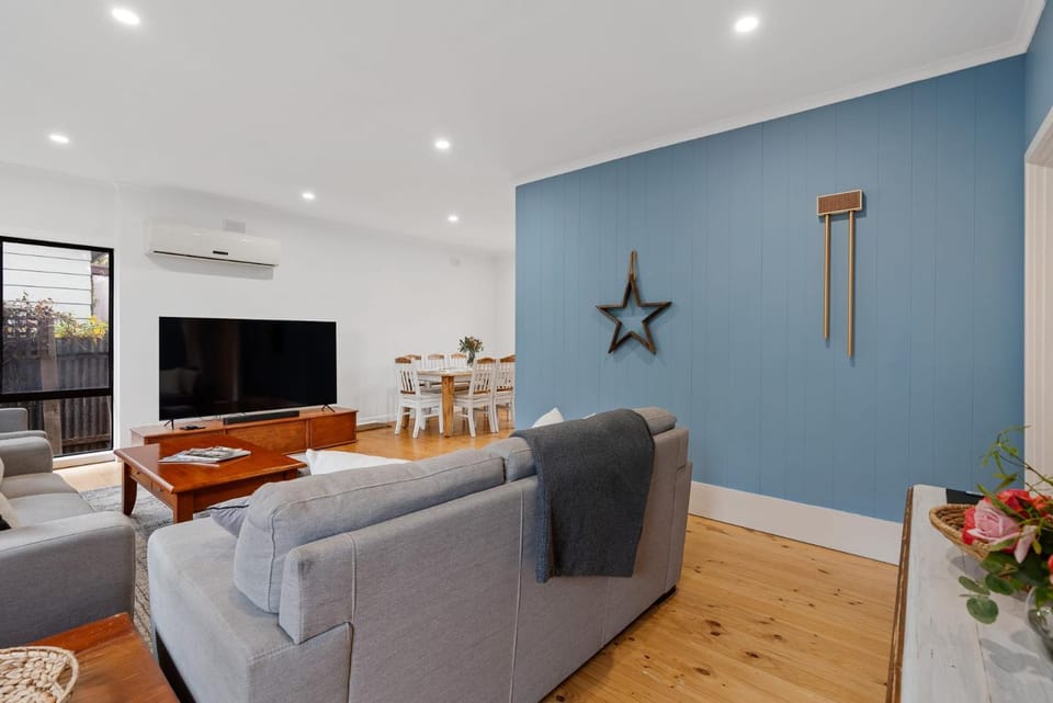 Relaxed Family Beach House - No Linen Included House in Port Elliot