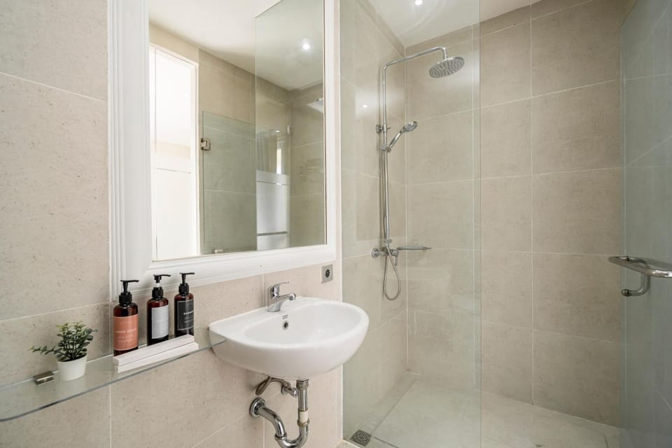 Shower, Bathroom