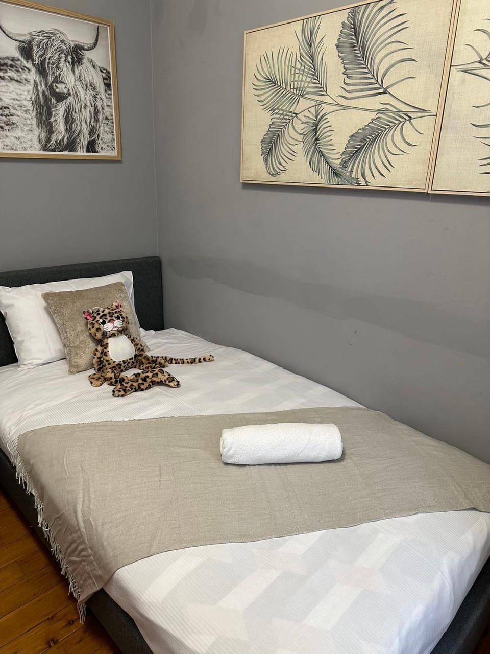 Cozy Single Room - Seconds to Central Station - Nearby CBD USYD UTS - Shared Bathroom Bed and Breakfast in Surry Hills